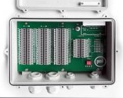 Коробка соединительная универсальная модернизированная, для систем охранной сигнализации, в пылебрызгозащищенном литом алюминиевом корпусе. Транслирует до 60 цепей кроссового кабеля. Возможность подключения до двух охранных извещателей "Призма" или других сигнализационных устройств. 4 гермоввода . Встроенная грозозащита.&nbsp;&nbsp;-50 ºС до +50ºС. IP65