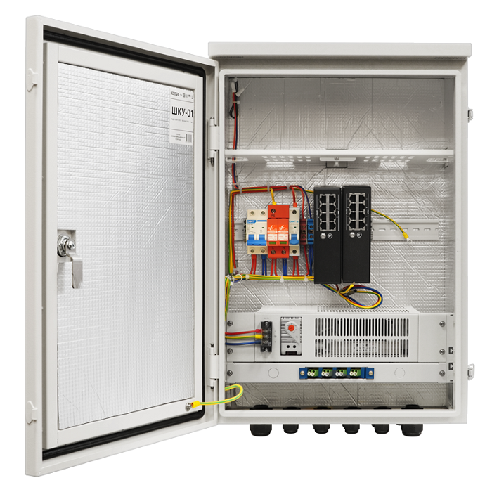 Шкаф коммутационный уличный, оснащен системой поддержания микроклимата, грозозащитой. Обеспечивает установку коммутаторов серии Bolid SW, резервирование питания по PoE от аккумуляторов. Укомплектован оптическим кроссом