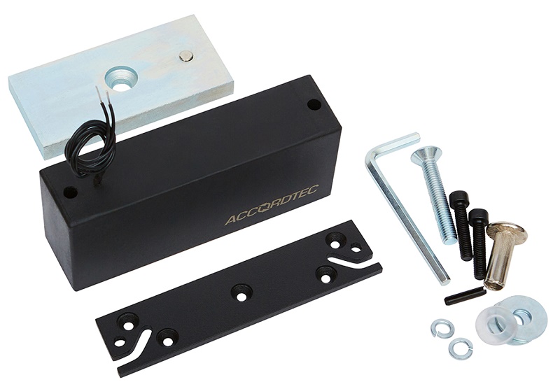 Электромагнитный влагозащищенный замок IP67, 12V DC, не более 0,5 A, усилие 300 кг, 135х55х35 мм. Масса 2000 г., планка в комплекте. Цвет черный,  Корпус замка выполнен из высокотехнологичного композита, -40°С…+40°С.