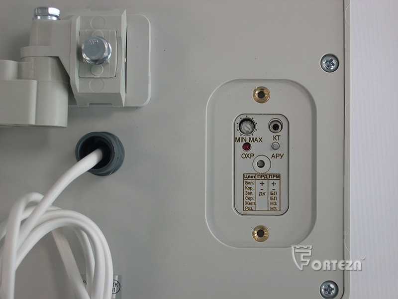 Радиолучевой извещатель&nbsp;&nbsp;до 300 метров, двухпозиционный, высокая помехоустойчивость. Рекомендуется применять во взрывоопасных зонах.