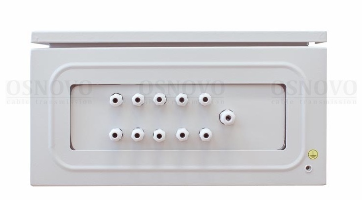 Уличная станция с оптическим кроссом. В основе металлический шкаф с классом защиты IP66. Доступное место под установку оборудования на встроенные DIN-рейки: верхняя - 310мм, нижняя - 250мм. 400x400x210мм. -50…+50°С.