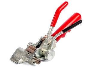 Инструмент с храповым механизмом для натяжения стальной ленты на опорах ВЛИ и крепежа тары ИНСХ-20