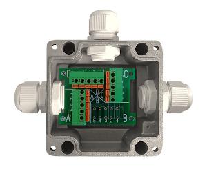 Разветвитель интерфейса RS-485/422.&nbsp;&nbsp;Пассивный разветвитель на 3 порта, корпус 90x90x62мм из алюминиевого сплава,&nbsp;&nbsp;IP66, нажимные клеммы, 3 кабельных ввода ПКВ20х1,5 (под кабель д. 6 - 12 мм).