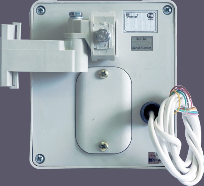 Радиоволновый двухпозиционный извещатель, До 50 метров, узкая зона обнаружения. Четыре частотных литеры. 24,15 ГГц. -50°...+80 °С.