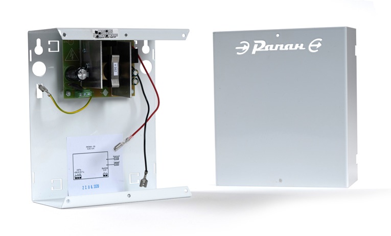 Источник питания 12В 5А металлический корпус под АКБ 1х7 Ач защита АКБ