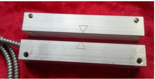 Датчик из алюминия,для установки на металл, НР, раст. сраб. 30 мм , IP 68, металлорукав 1000мм