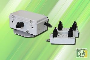 Извещатель охранный, линейный, псевдопассивный, проводноволновой. Блокирует рубежи вдоль поверхности земли, верх или полотно заграждений.&nbsp;&nbsp;Настройка в ручном режиме. 