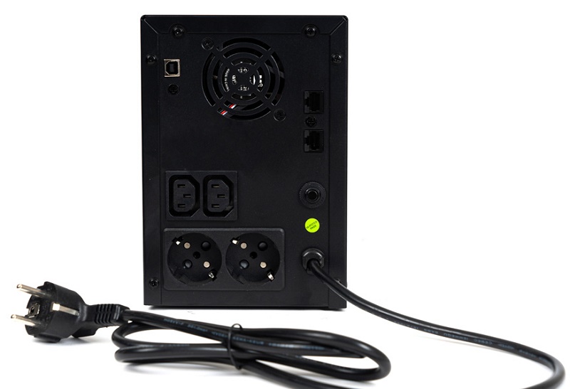 Источник бесперебойного питания 220В, 3000 ВА, (1800 Вт), встроенный АКБ 9Ач, 4 шт, время резерва 2 мин., холодный старт, модифицированый синус, световая и звуковая индикация режимов работы, графический дисплей режиомов работы связь и управление ПК по USB.