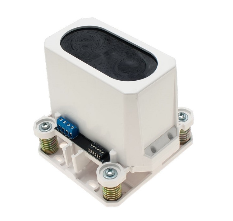 Извещатель дымовой оптический линейный, однопозиционный, дальность от 8...60 м, 2-х проводная схема подключения, U-пит. по ШС 10...30 В, I-потр.дежурное ≤1,0 мА, IP54, t-раб.-30...+60°C, габ.размеры 120х110х110 мм