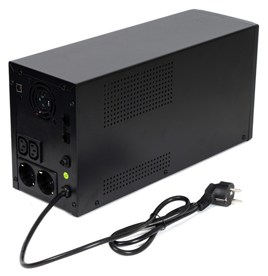 Источник бесперебойного питания 220В, 3000 ВА, (1800 Вт), встроенный АКБ 9Ач, 4 шт, время резерва 2 мин., холодный старт, модифицированый синус, световая и звуковая индикация режимов работы, графический дисплей режиомов работы связь и управление ПК по USB.