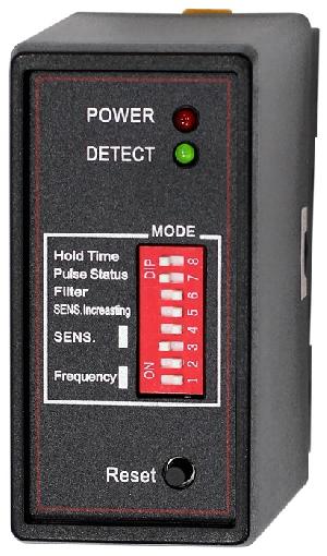 Индукционный детектор на 1 канал, релейный выход, крепление на DIN-рейку 220 В (AC).