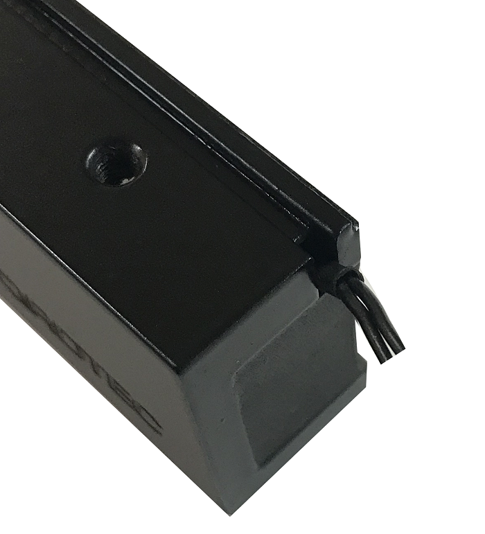 Электромагнитный влагозащищенный замок премиум-класса. Усилие удержания 200 кг. Цвет черный. Поставляется с планкой. 11.5-14.5 В. 155х38х24 мм. Масса 1230 г, -50°С…+50°С. 
