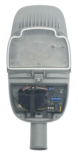 Светильник охранного освещения светодиодный. Высокая эффективность: световой поток 6300 лм при мощности 52Вт. Широкий угол освещения 150х80°. Не создают засветки камерам видеонаблюдения. Управление светильником:  НЗ-контакты (3 режима работы); Подача напряжения (9…30 В);  Интерфейс RS-485 (плавная регулировка яркости). Алюминиевый корпус. Уличное исполнение. Крепление «на опору». Степень защиты IP65. - 40...+50°С