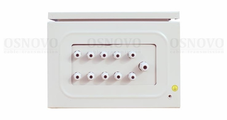 Уличная станция с оптическим кроссом. В основе металлический шкаф с классом защиты IP66. Доступное место под установку оборудования на встроенные DIN-рейки: верхняя - 210мм, нижняя - 150мм. 300x300x210мм. -50…+50°С.