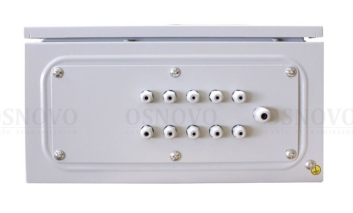 Уличный коммутатор в корусе из нержавеющей стали с термостабилизацией и резервным питанием на базе уличной станции OSNOVO OSS-44TB1. Порты: 6 x FE (10/100Base-T) с PoE (до 30W) + 2 x FE (10/100Base-T) с PoE (до 60W) + 1 x GE (10/100/1000Base-T) + 2 x GE SFP (1000Base-X).