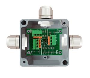 Разветвитель (сплиттер) интерфейсов CAN/ DMX512 /M-Bus /Modbus RTU. Пассивный разветвитель на 3 порта, корпус 82x80x55 мм, IP66, нажимные клеммы, 3 кабельных ввода ПКВ20х1,5 (под кабель д. 6 - 12 мм).