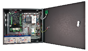 Специализированный шкаф для одного контроллера серии AAM-LAN, с установленными внутри двумя источниками питания, с замком и датчиком вскрытия корпуса.