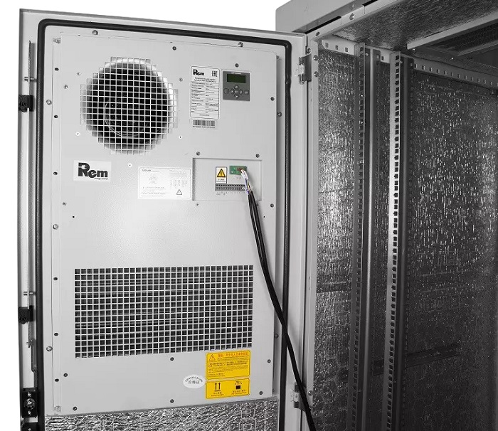 Шкаф уличный всепогодный напольный укомплектованный 18U (Ш700 × Г600), комплектация ТК-IP55