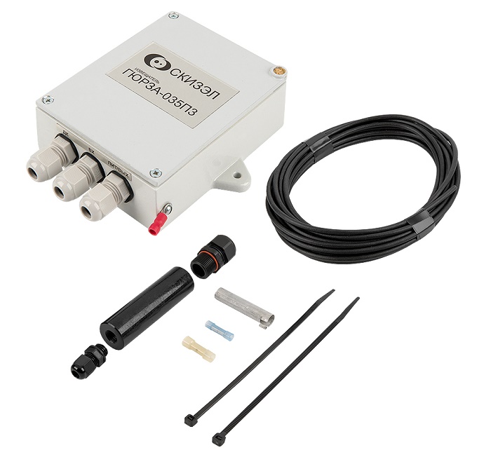 Извещатель охранный периметровый трибоэлектрический. Одна зона охраны. Чувствительный элемент - трибокабель ТППэп-10П или ТППэп-5П SKICHEL. Длина ЧЭ - не более 500 м. Возможна работа в одной зоне трибокабеля и пьезосенсоров. Питание: 8-35 В, 3.5 мА. t-раб. -65 ... +70 °С.