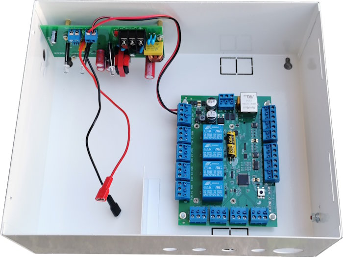 Смарт-контроллер доступа Gate-Smart-Light в корпусе с одним ИБП и местом под аккумулятор 7Ач.