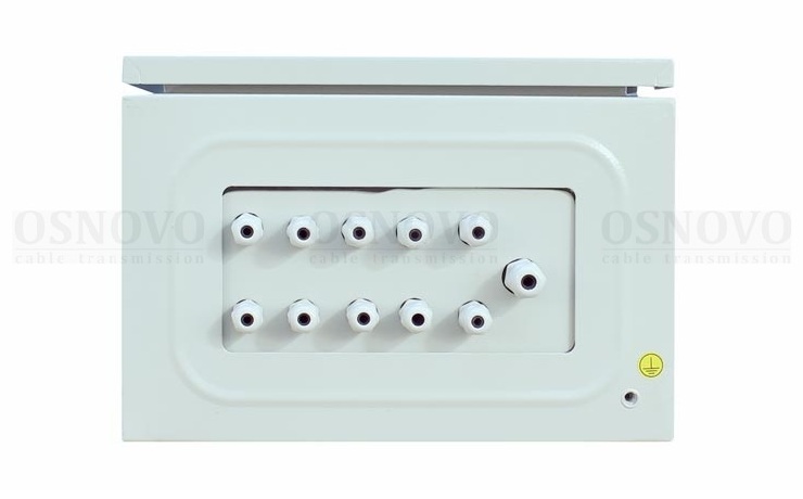 Уличная станция с термостабилизацией и оптическим кроссом. В основе металлический шкаф с классом защиты IP66. Доступное место под установку оборудования на встроенные DIN-рейки: верхняя - 210мм, нижняя - 60мм. 300x300x210мм.  -50…+50°С, температура внутри станции -15…+50°С.