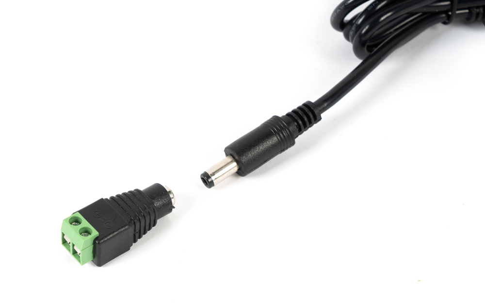 Источник питания 12В, 6А. Напряжение питающей сети 110-245 В. Защита выхода от КЗ. Пластиковый корпус IP20. 50х25х70 мм.