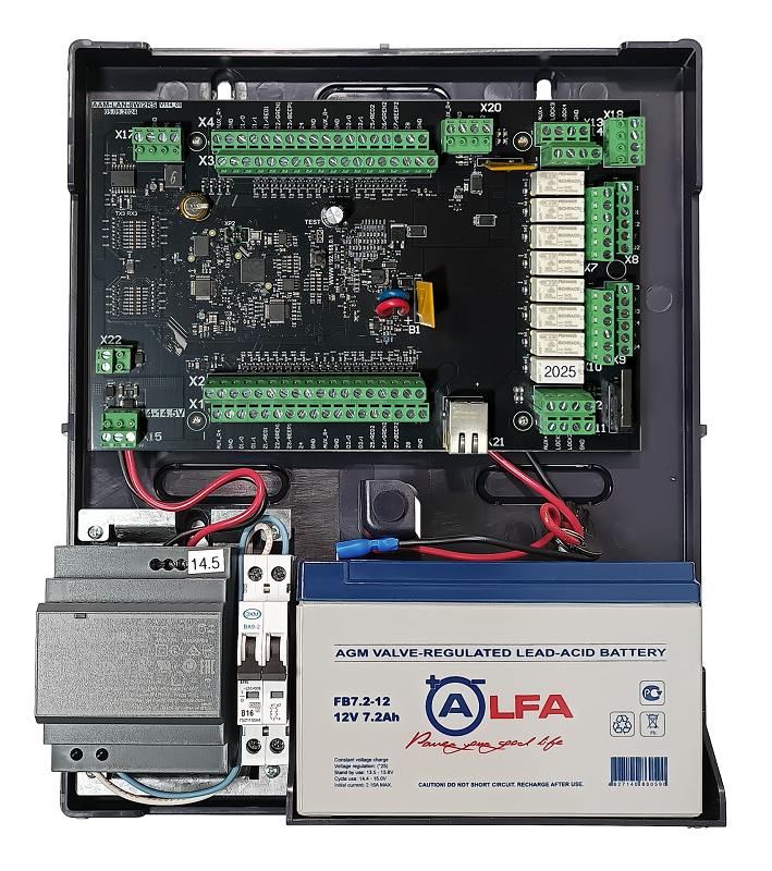 Пластиковый корпус для контроллера серии AAM-LAN производства ААМ Системз с источником питания.