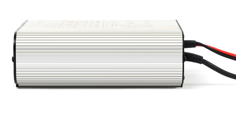 Зарядное устройство для 12В свинцово-кислотных АКБ