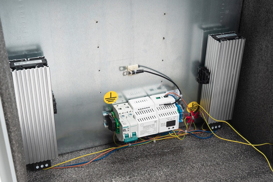 Шкаф термостатированный Imax=5А 600х1200х300мм, -65°C...+50°C IP65