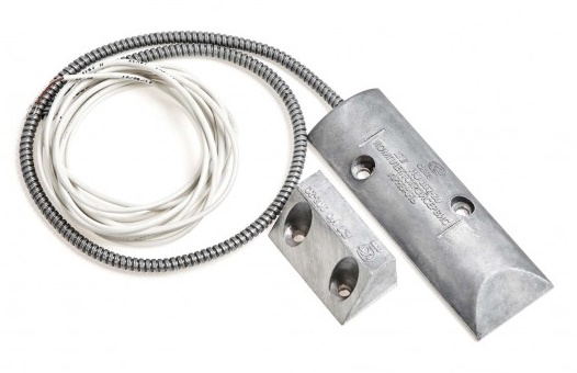 Извещатель охранный точечный магнитоконтактный, кабель в металлорукаве