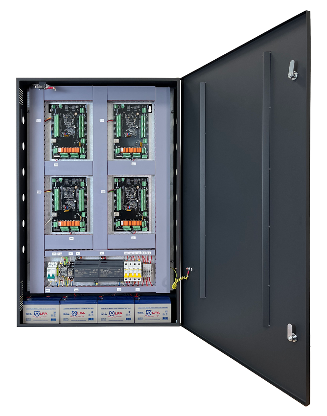 Специализированный шкаф для четырёх контроллеров серии AAM-LAN, с установленными внутри двумя источниками питания, с замком и датчиком вскрытия корпуса.