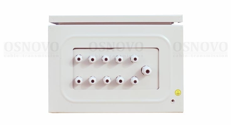 Уличная станция с оптическим кроссом. В основе металлический шкаф с классом защиты IP66. Доступное место под установку оборудования на встроенные DIN-рейки: верхняя - 210мм, нижняя - 150мм. 300x400x210мм. -50…+50°С.