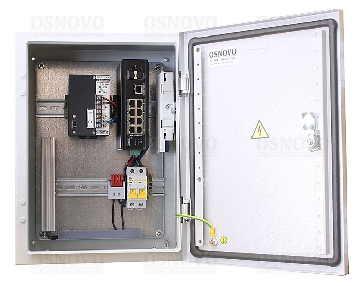 Уличный коммутатор с термостабилизацией на базе уличной станции OSNOVO OS-33T1. Порты: 6 x FE (10/100Base-T) с PoE (до 30W) + 2 x FE (10/100Base-T) с PoE (до 60W) + 1 x GE (10/100/1000Base-T) + 2 x GE SFP (1000Base-X). Суммарный бюджет PoE до 240W.