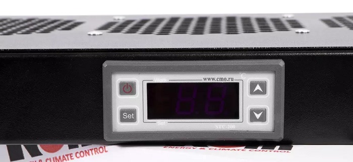 Модуль вентиляторный 19" 1U, 3 вентилятора, регул. глубина 200-310 мм с контроллером, черный