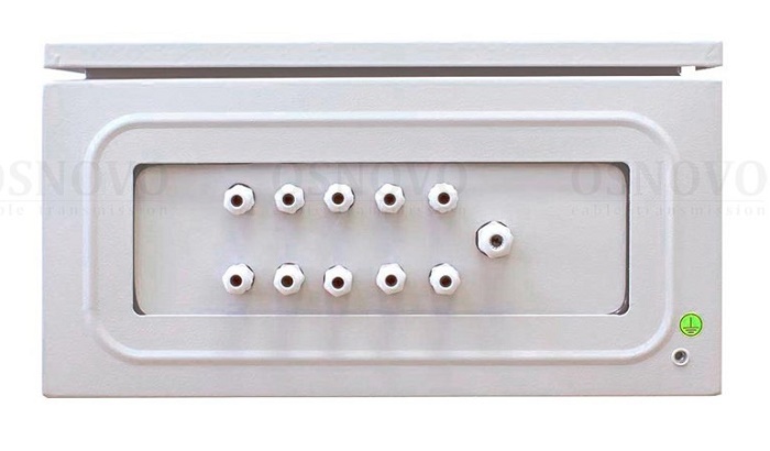 Уличный коммутатор с термостабилизацией и грозозащитой портов PoE на базе уличной станции OSNOVO OS-46T1. Порты: 6 x FE (10/100Base-T) с PoE (до 30W) + 2 x FE (10/100Base-T) с PoE (до 60W) + 1 x GE (10/100/1000Base-T) + 2 x GE SFP (1000Base-X). Суммарный бюджет PoE до 240W. 