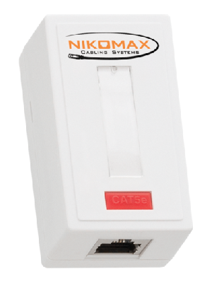 Настенная розетка NIKOMAX, 1 порт, Кат.5e (Класс D), 100МГц, RJ45/8P8C, 110/KRONE, T568A/B, на печатной плате, экранированная, белая