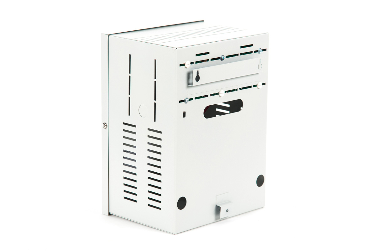 Источник бесперебойного питания для радиостанций 13,8В, ток до 30А, при соотношении передача/прием 1:2, корпус под АКБ – 26Ач, 