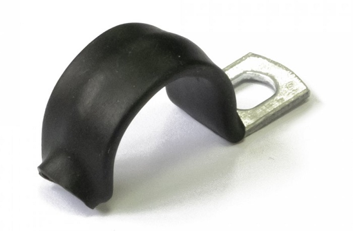 Скоба металлическая однолапковая с полимерным покрытием СМО-П d16-17 мм (100шт/уп)