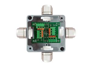 Разветвитель (сплиттер) интерфейсов CAN /DMX512 /M-Bus /Modbus RTU. Пассивный разветвитель на 4 порта, корпус 82x80x55 мм, IP66, нажимные клеммы, 4 кабельных ввода ПКВ20х1,5 (под кабель д. 6 - 12 мм).