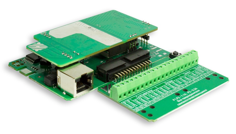 Сетевой контроллер с PoE питанием, подключение по сети Ethernet, 500 ключей/30000 событий, функция программный "антипассбэк", возможность управления картоприемником, в корпусе, питание по Ethernet-кабелю, тип PoE: -2; IEEE 802.3at/PoE+, Интерфейс связи контроллера со считывателями от Wiegand-4 до Wiegand-64, Touch Memory. 112х125х33 мм, поддержка до двух точек прохода.